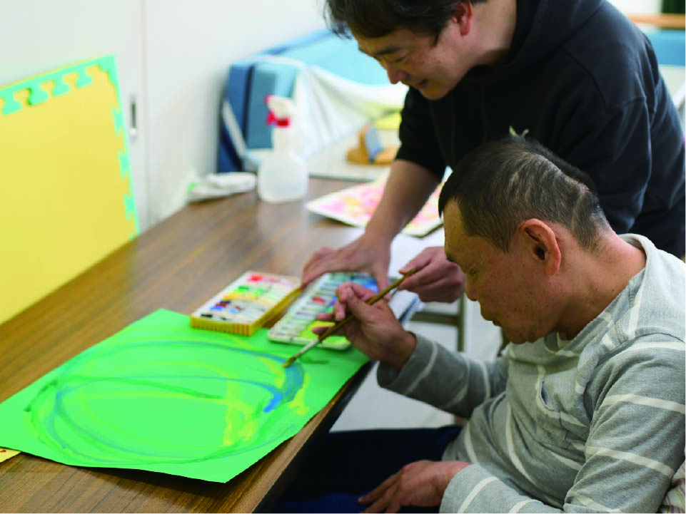 笑顔を生み出す